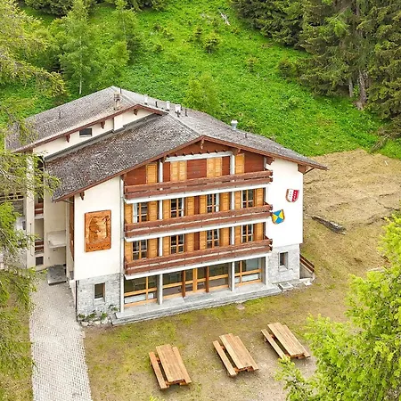 Pensionat Chalet De L Ours Authentic Etage Penthes 14 Pers