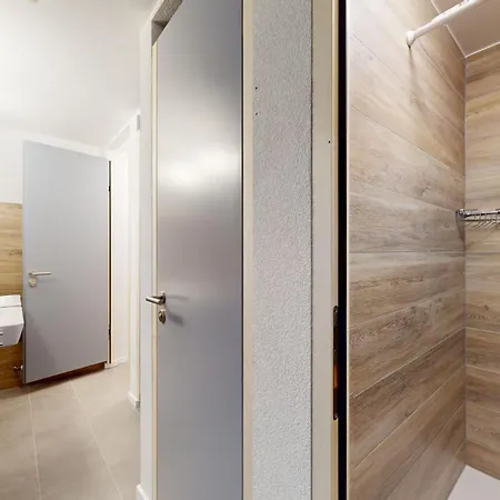 Chalet De L Ours Authentic Etage Penthes 14 Pers 게스트하우스